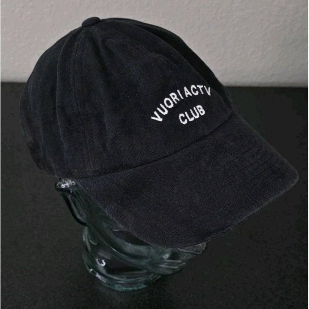 Vuori Logo Adjustable Ball Cap Hat Black Unisex Men Women Strapback Active